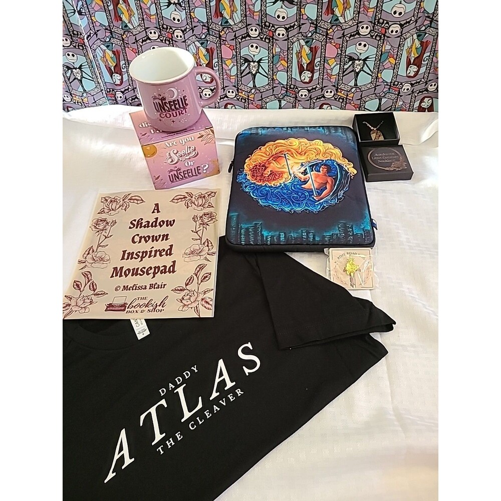 The Bookish Box Accessories 6pc Bundle  T Shirt Sz M– No Book Included + bonus